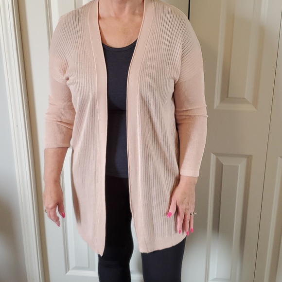 Sweater - Picture 1 of 2